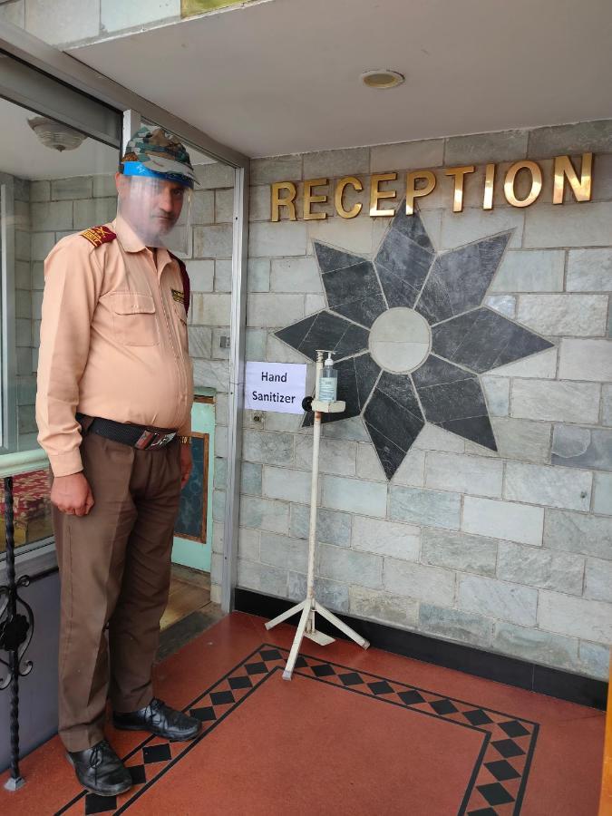 Brightland Hotel Shimla Esterno foto