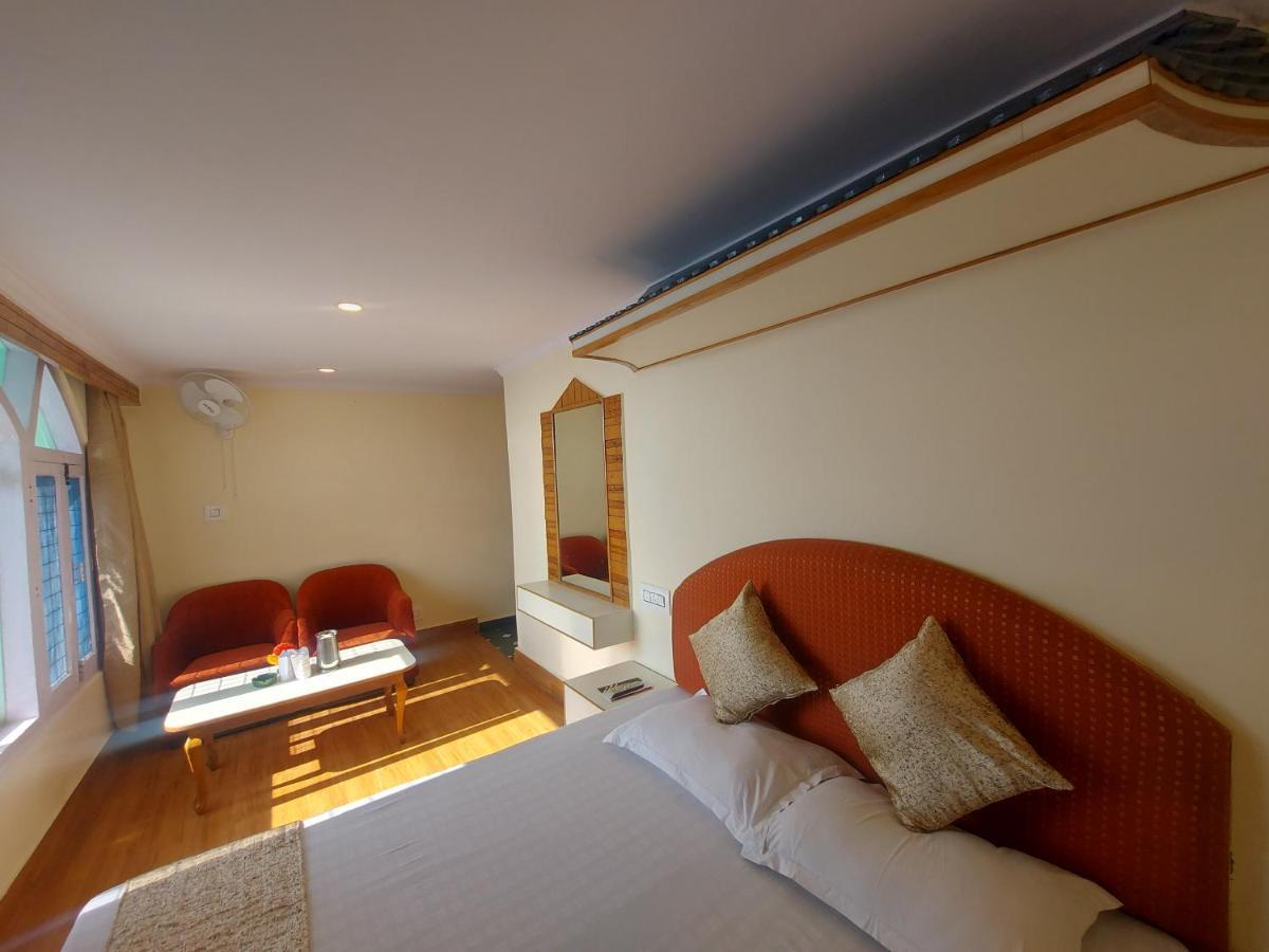 Brightland Hotel Shimla Esterno foto