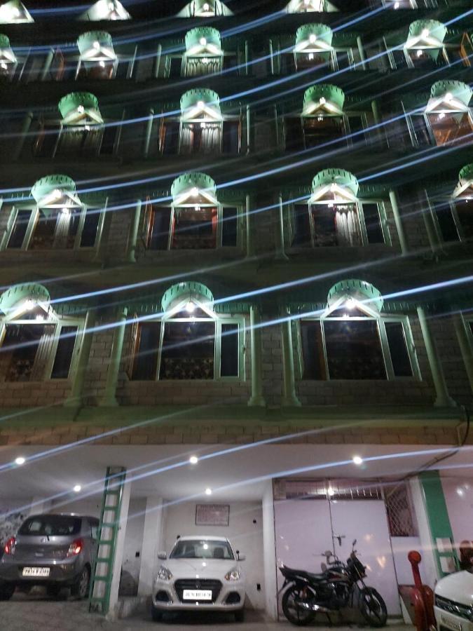Brightland Hotel Shimla Esterno foto