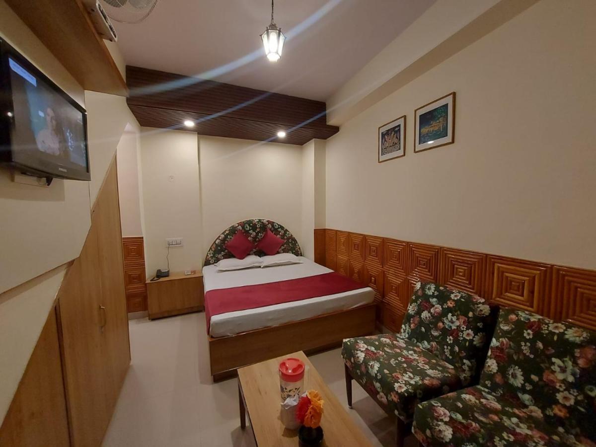 Brightland Hotel Shimla Esterno foto