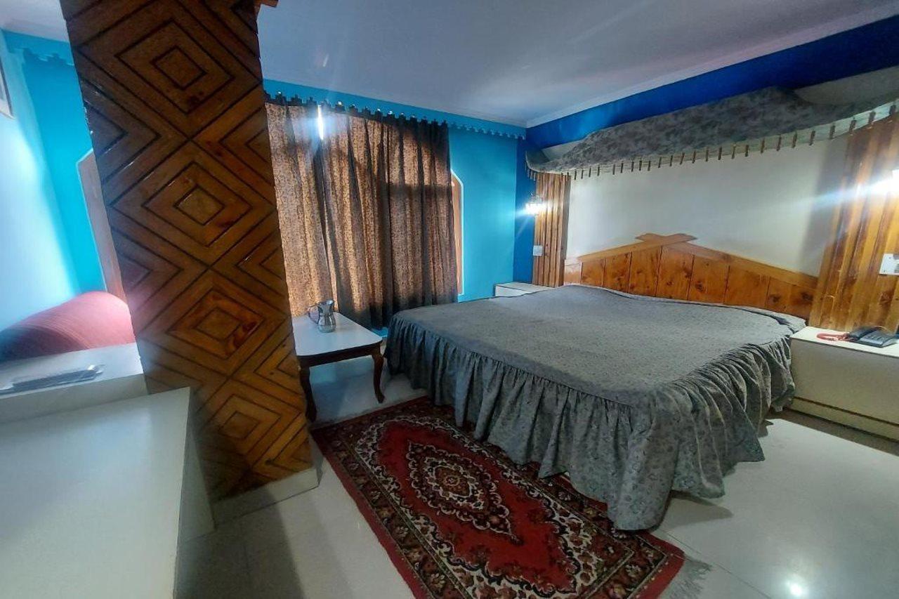 Brightland Hotel Shimla Esterno foto