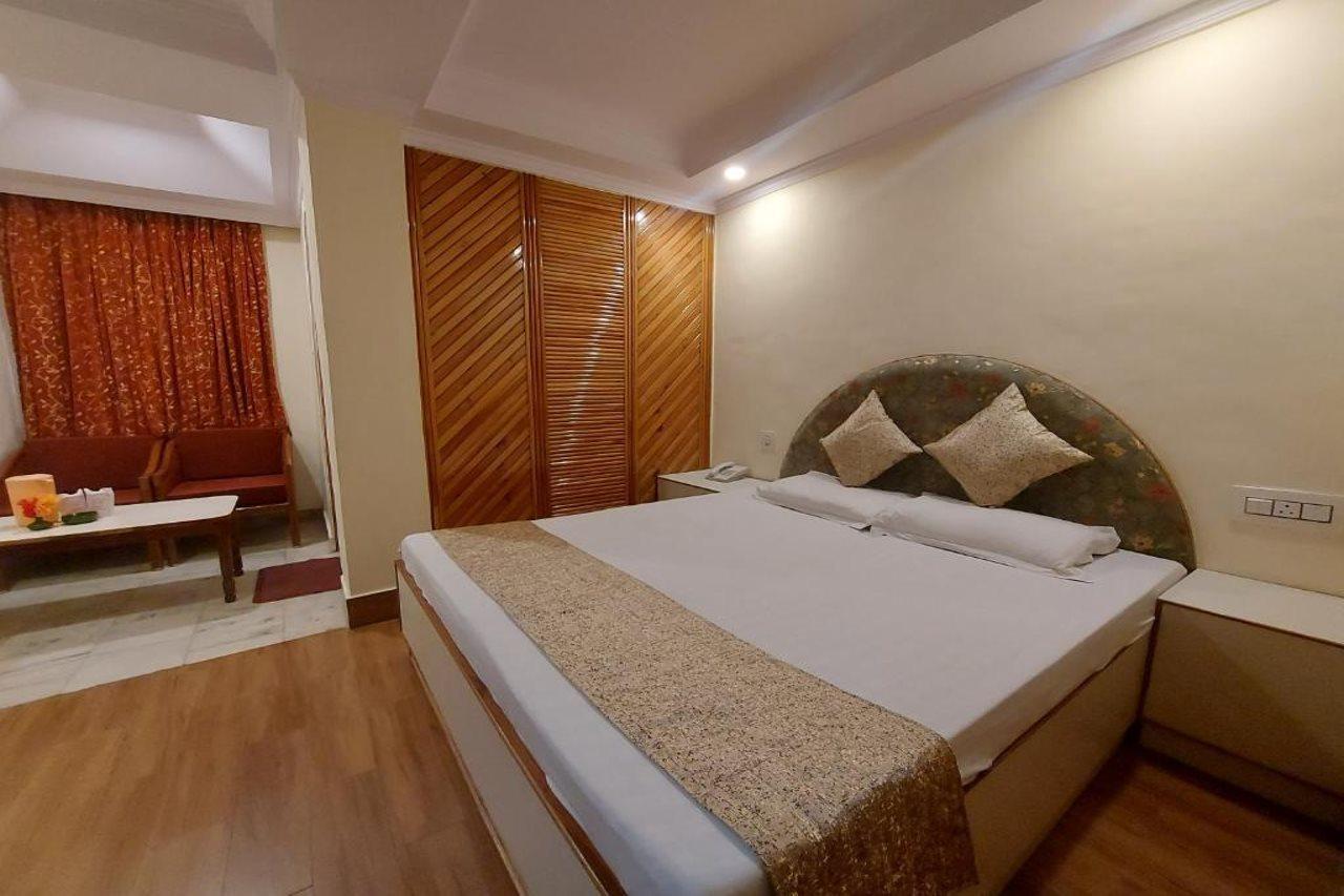 Brightland Hotel Shimla Esterno foto
